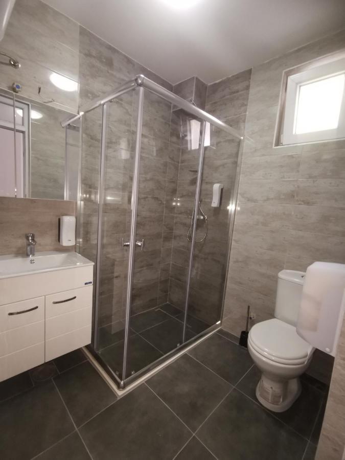 Crown Apartments سكوبجي المظهر الخارجي الصورة